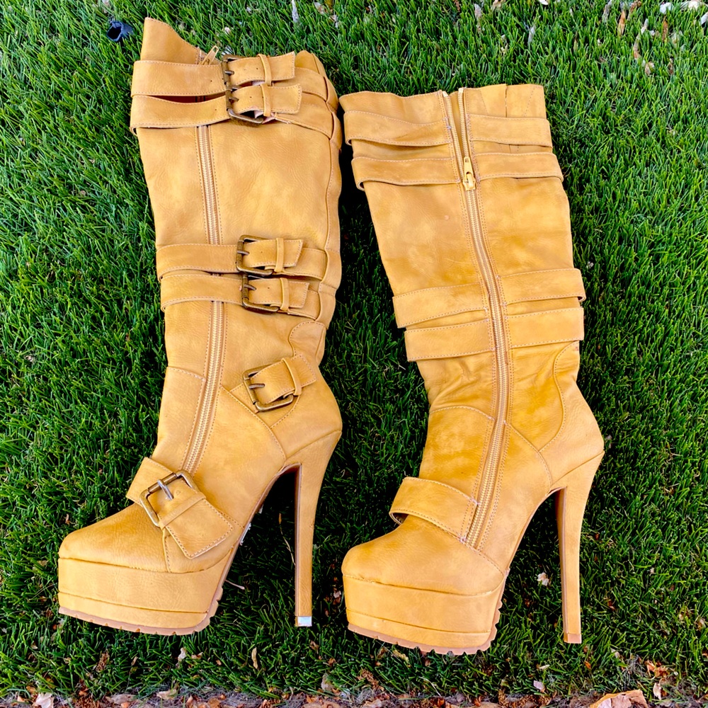 Bakers platform military style boots